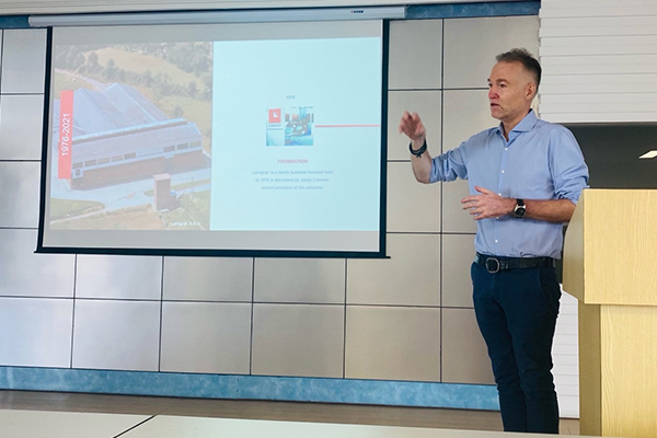 تستخدم Boda Group كل يوم سبت يومًا دراسيًا لتدريب المهارات المختلفة